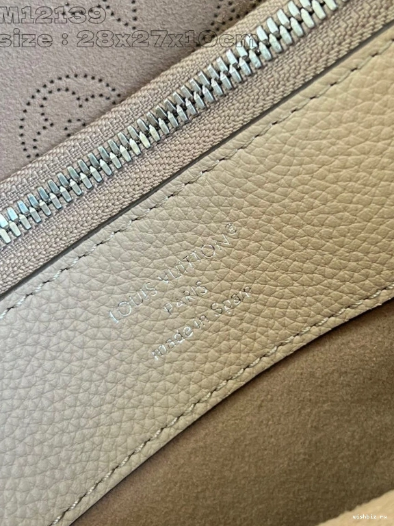 WIS Flore-28*27*10CM LOUIS VUITTON 1128